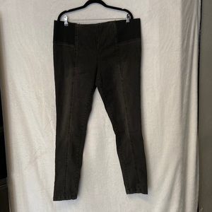 Laura Torelli collection black jeans.